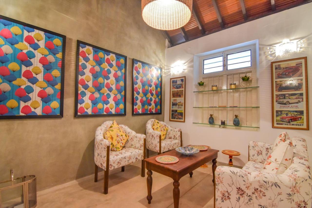 The Pineapple Villa กัมปาฮา ภายนอก รูปภาพ